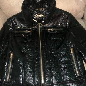 Shiny black guess jacket !